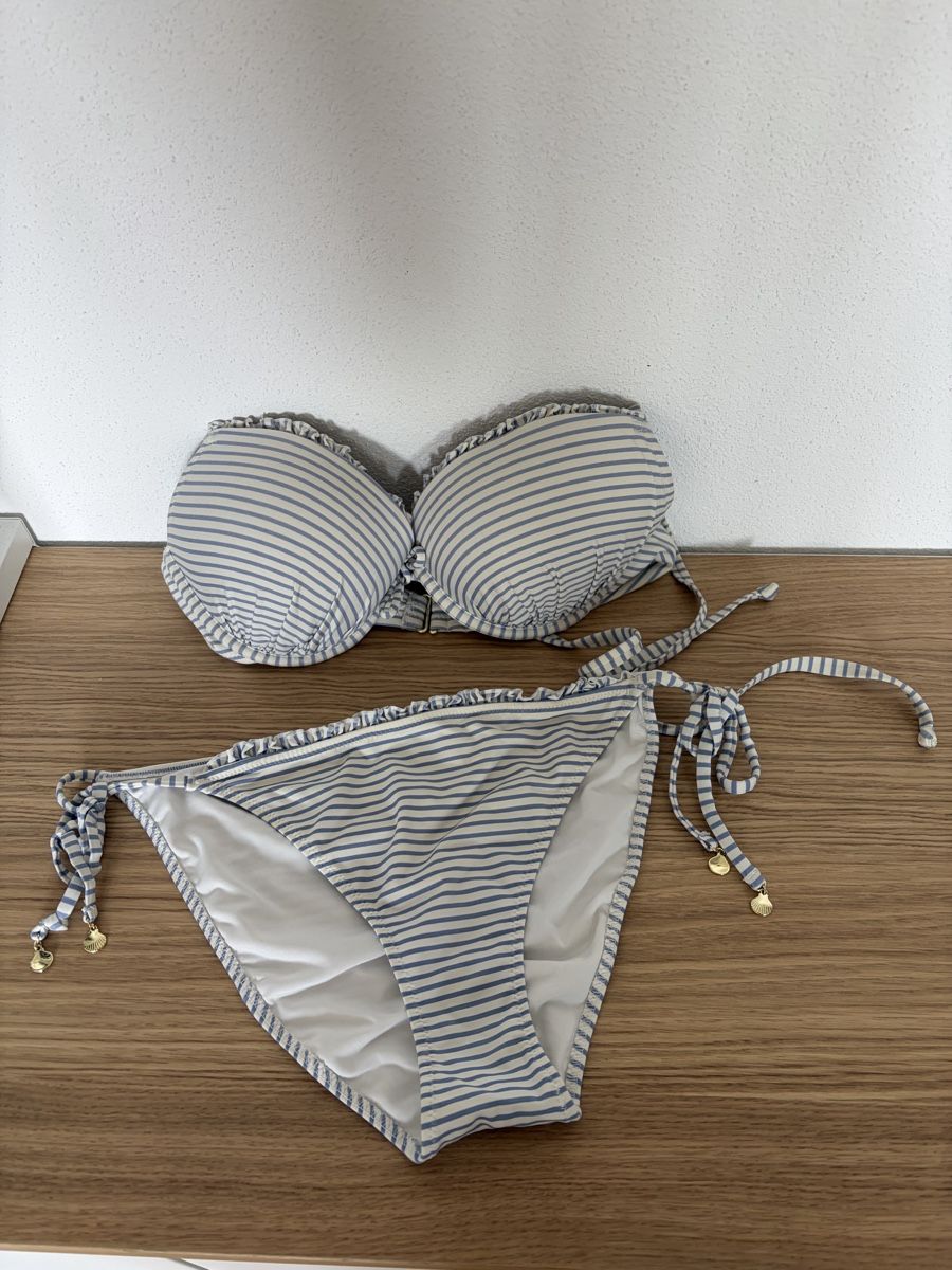 H&M Costumi da bagno & Bikini: HM Bikini Set, Grösse 80C/42, blau-weiss gestreift – Usato da Emmenbrücke venduto da Leeaa.b