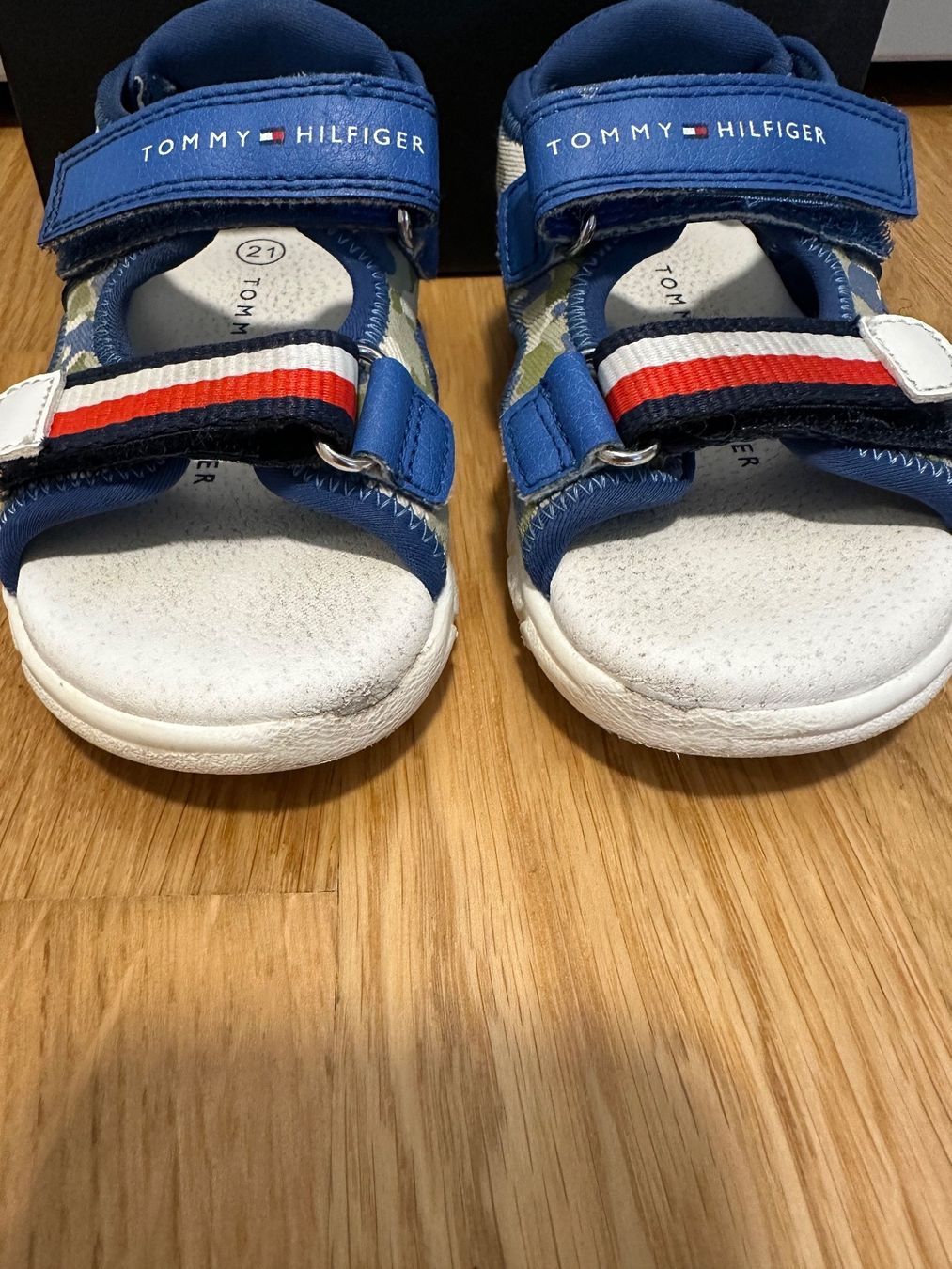Tommy Hilfiger Schuhe für Jungen: Sandalen Tommy Hilfiger Gr. 21 – Gebraucht aus Unterägeri von StefanGekko 7