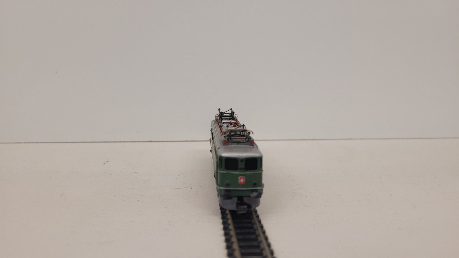 Trix Modellini di ferrovie: Spur N Minitrix 12891 SBB Ae 6/6 GEPRÜFT – Usato da Büsserach venduto da ModellbahnDepot 5