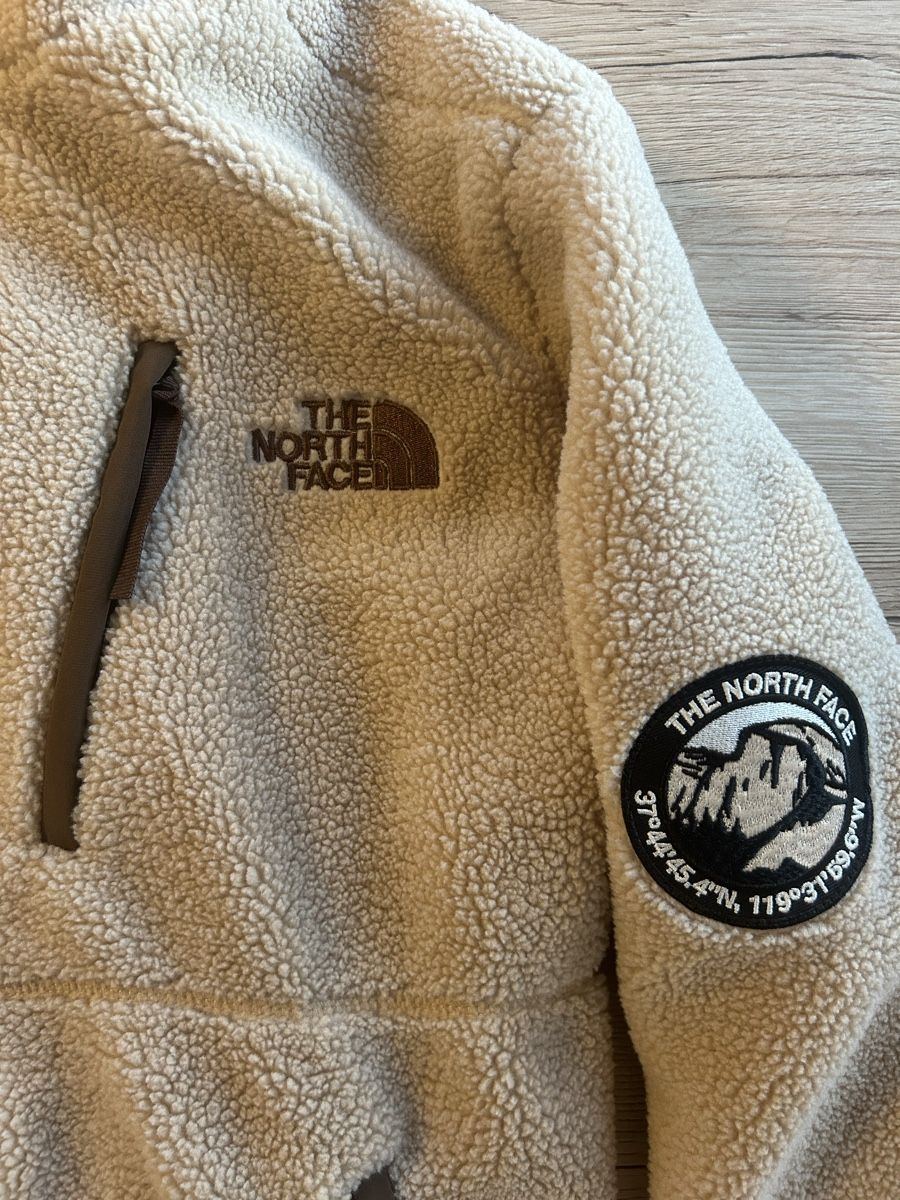 North Face Giacche: Veste The North Face, neuve, taille S! – Nuovo e nell'imballaggio originale da La Sagne VD venduto da Kwinmaxsport 1