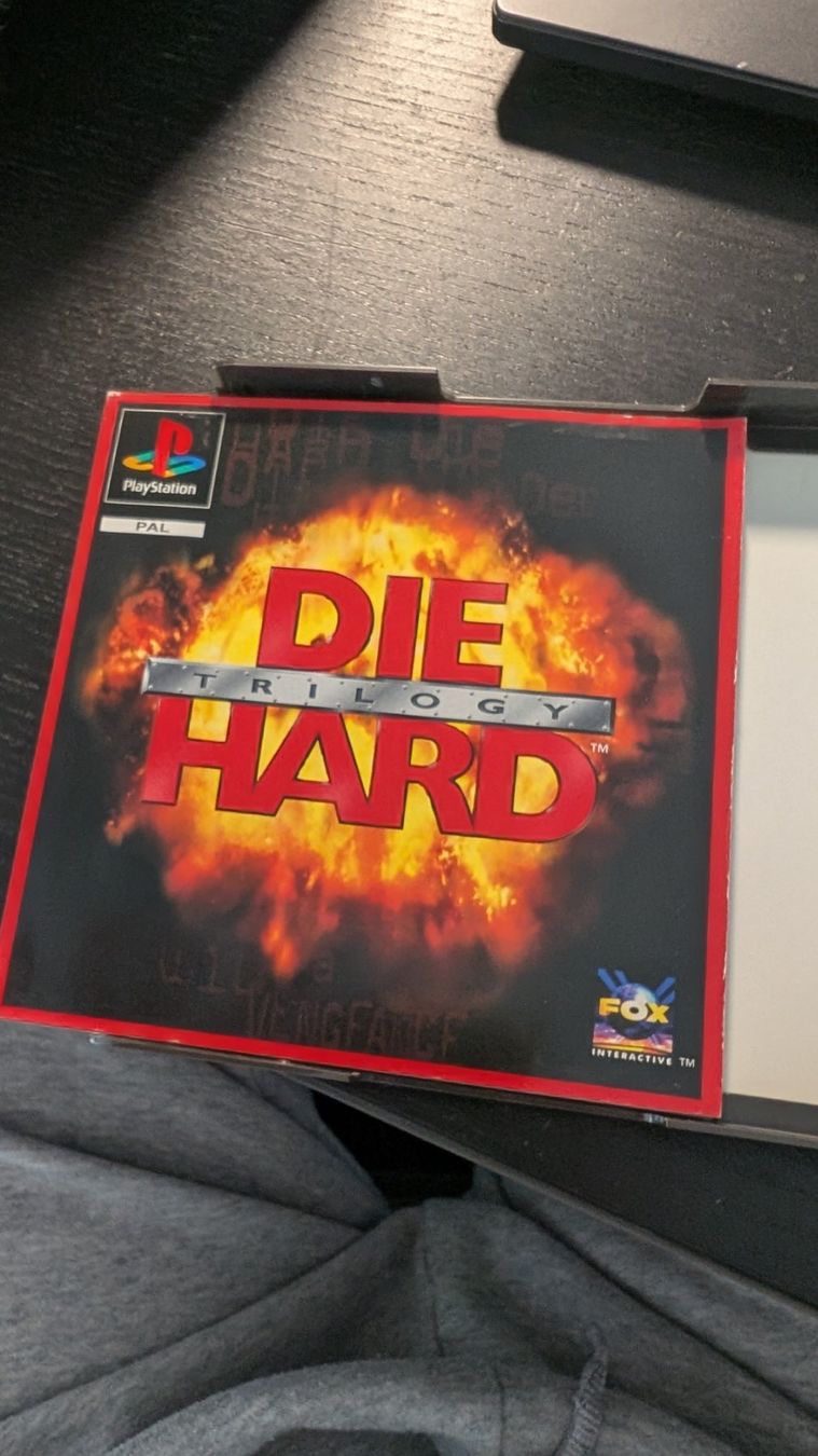 Giochi: Die Hard Trilogy – Usato da St-Cergue venduto da Stekuff73 2