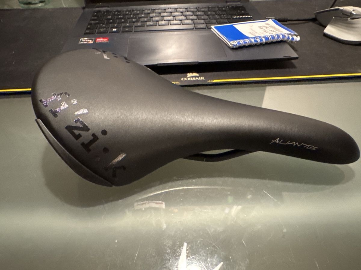 Fizik Pièces détachées: Fizik Aliante Large – D'occasion à Horgen par Basil.Morini