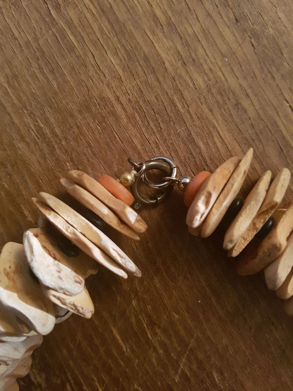Catenine: Kette Holz? à la Strandgut Perlmutteinl. – Nuovo (secondo la descrizione) da Ettingen venduto da Maranathatalitha 5