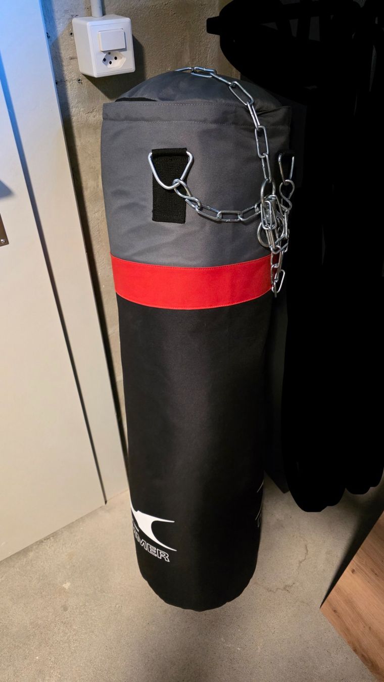 Sacchi da boxe: Boxsack mit Kette, Handschuhen und Deckenhalterung – Usato da Steffisburg venduto da sev_tws9 2