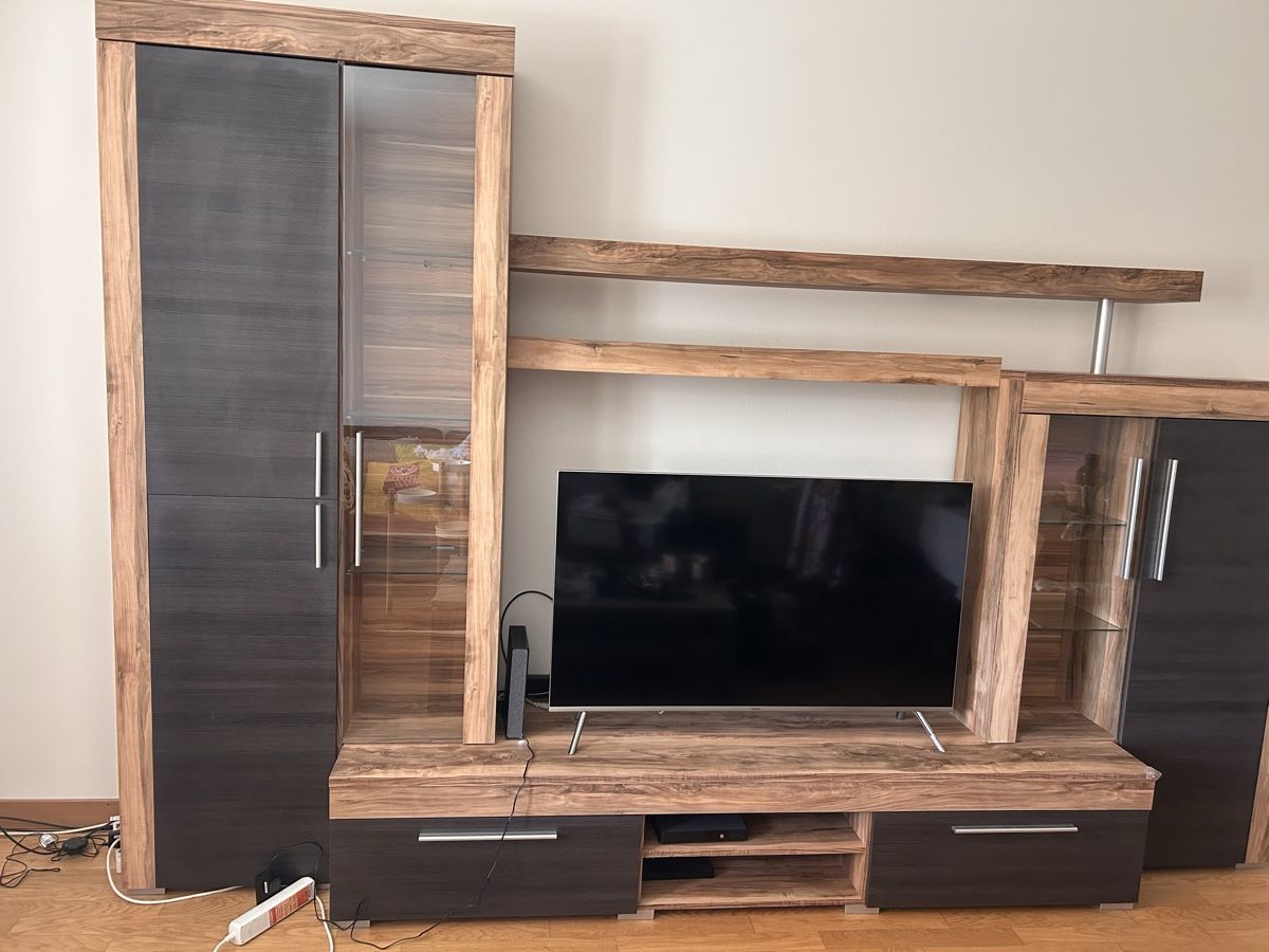 Conforama Mobili TV: Modern Wall Unit - Entertainment Center - Excellent Cond. – Usato da Bern venduto da sil_n2tc