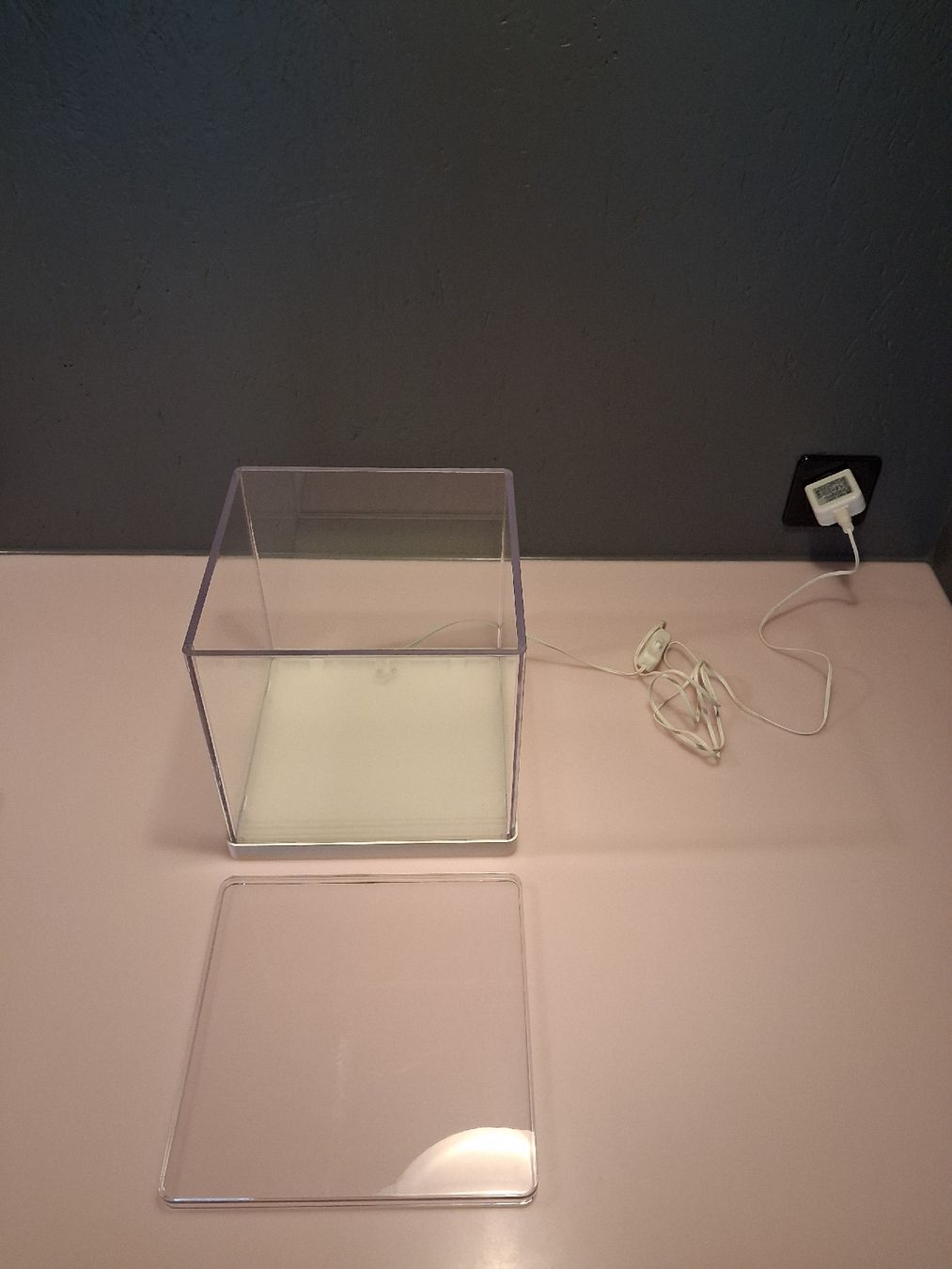 Vitrines: Vitrine würfelförmig mit LED – Neuf (Voir description) à Derendingen par Nellino01 4