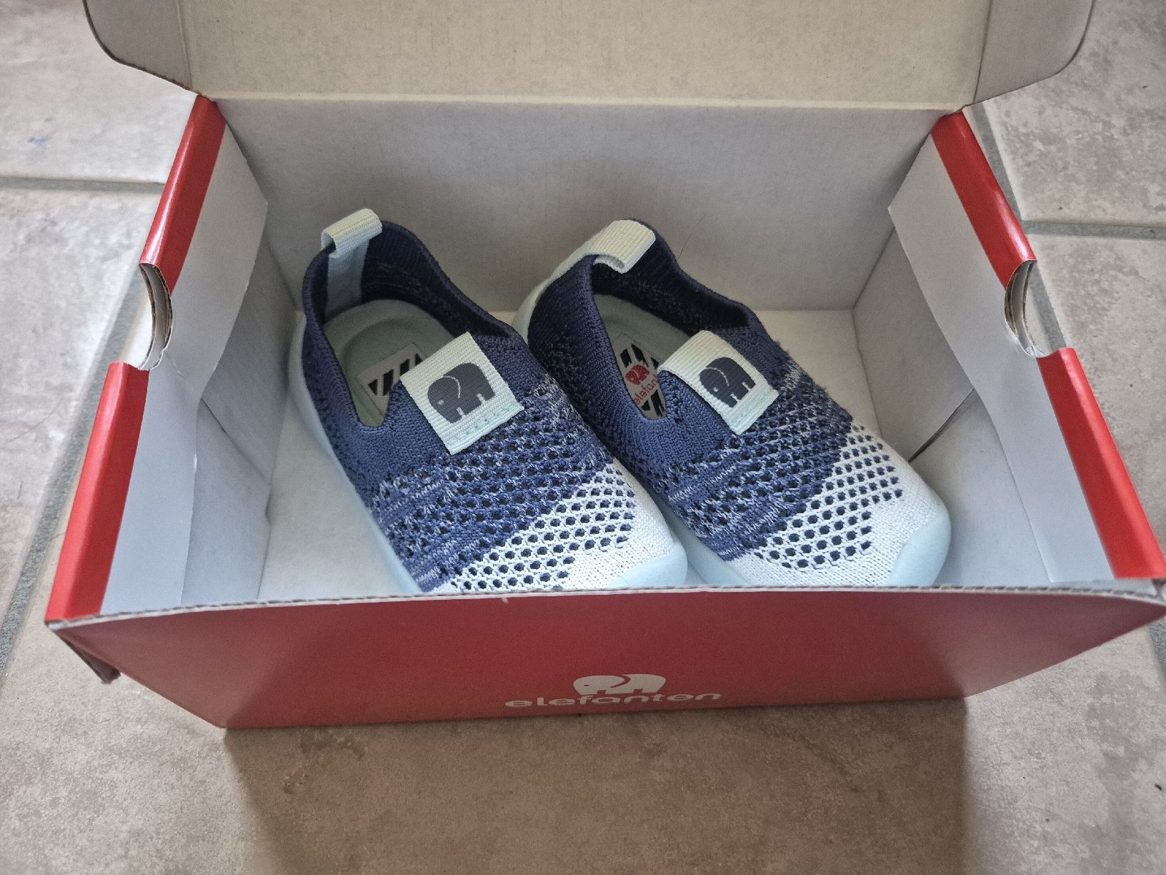Elefanten Schuhe für Jungen: Elefanten Schuhe Grösse 19 – Gebraucht aus Guntershausen von Marip84
