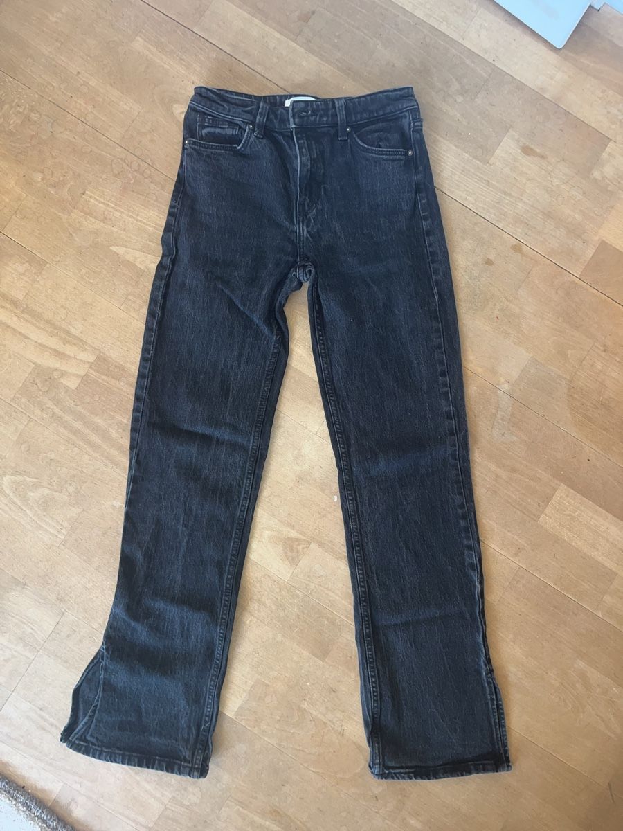 Bershka Jeans: Schwarze Jeans Hose – Usato da Stäfa venduto da jo1735