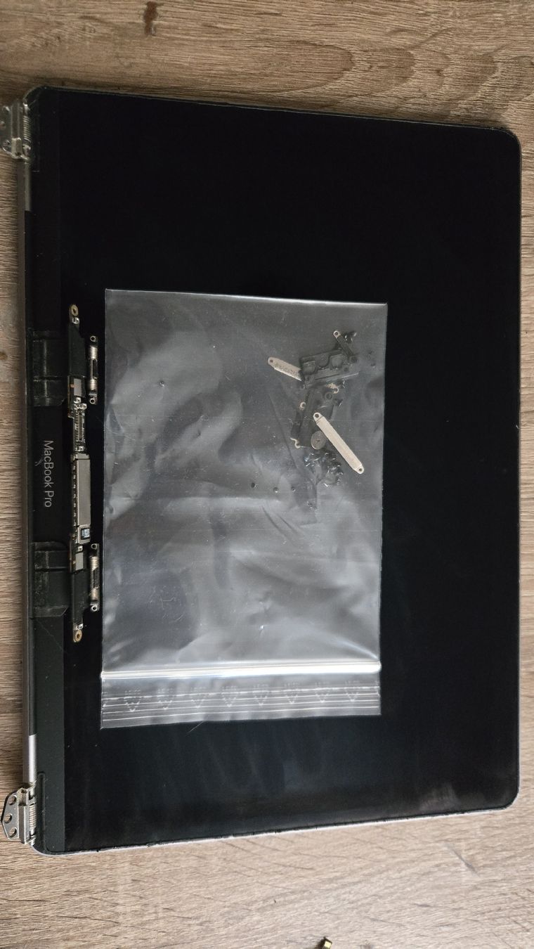 Apple PCs: MacBook Pro 2018 13" Screen – D'occasion à Montreux par Giovanni_barone 1