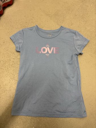 T-Shirt für den Turnunterricht Gr. 122  "Love"