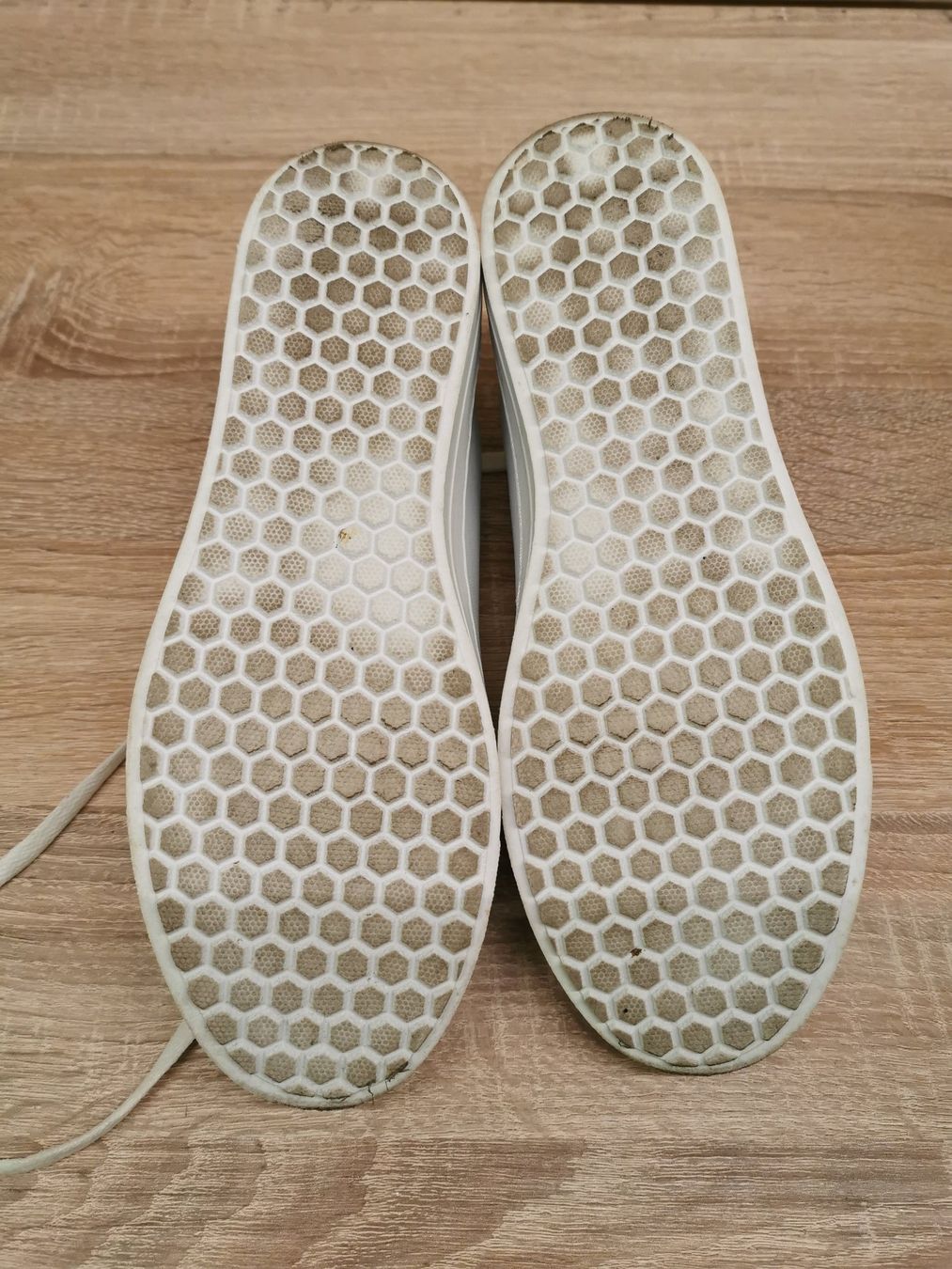 Scarpe da donna: Sneaker mit Blumenmuster – Usato da Steinen venduto da aislynn 4