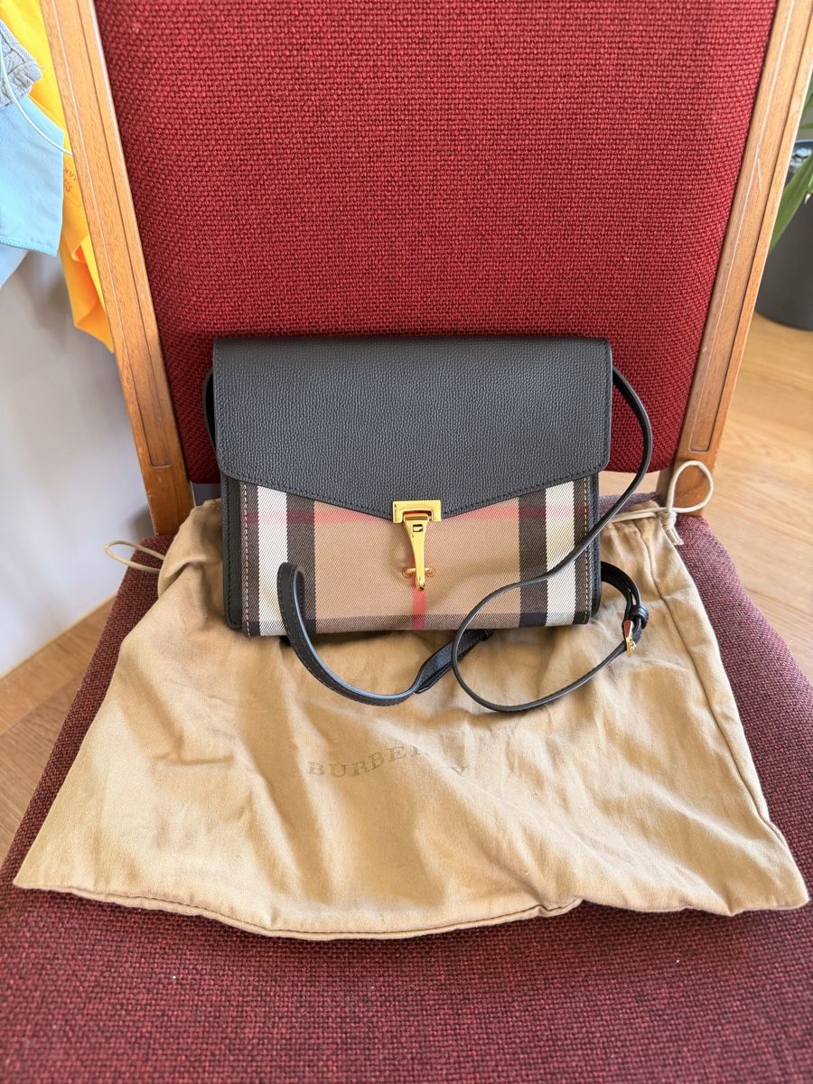 Burberry Borse da donna: Burberry small macken Umhängetasche – Nuovo (secondo la descrizione) da Steinen venduto da mic_r2pl