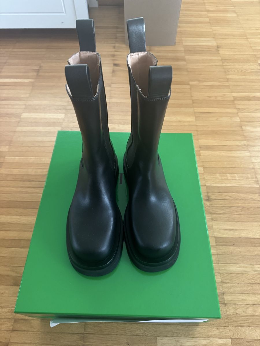 Bottega Veneta Damenschuhe: 2 Grösse BOTTEGA VENETA Lug Stiefelet  Gr.38 oder Gr.37 – Neu und originalverpackt aus Pfäffikon SZ von EMMA0111 2