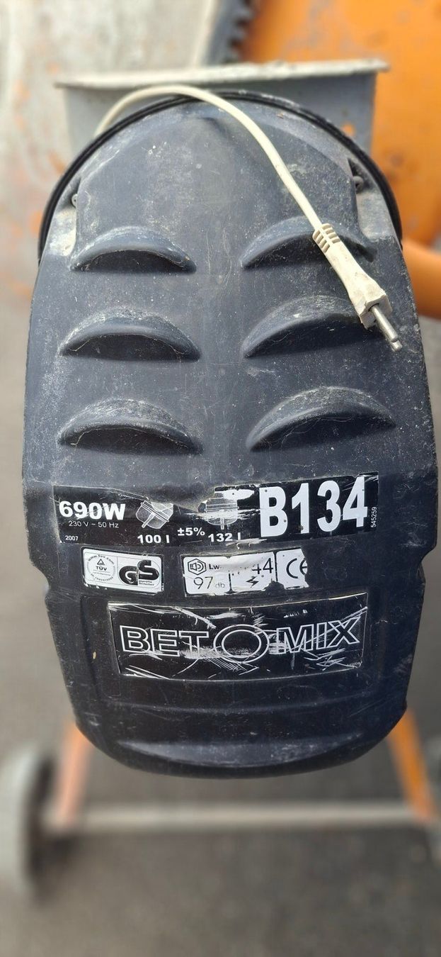 Tutte le macchine: Betonmischer B134 690W 100L – Usato da Ettiswil venduto da Zafira5 1