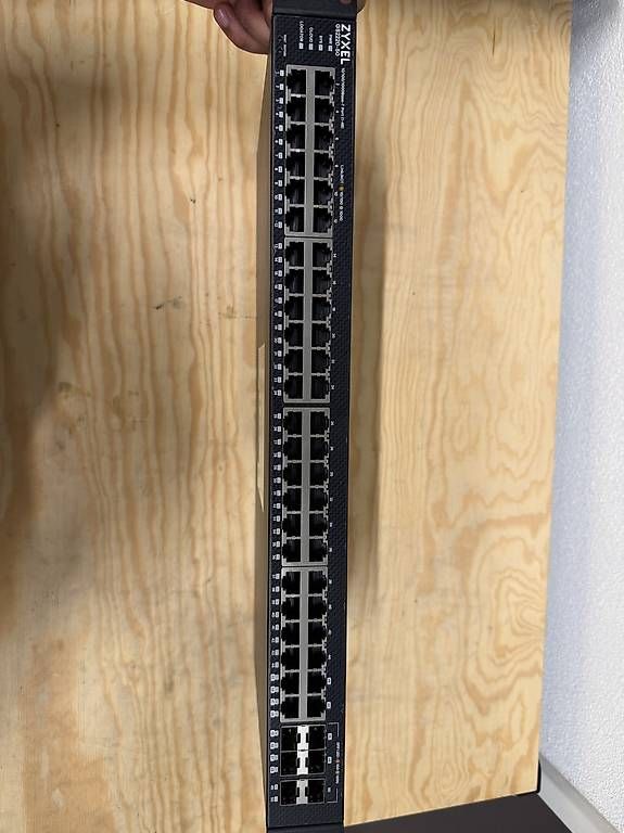 Zyxel Hubs & Switches: Netzwerk Switch - Zyxel GS2220-50 – Gebraucht aus Zürich von mehralswohnen 1