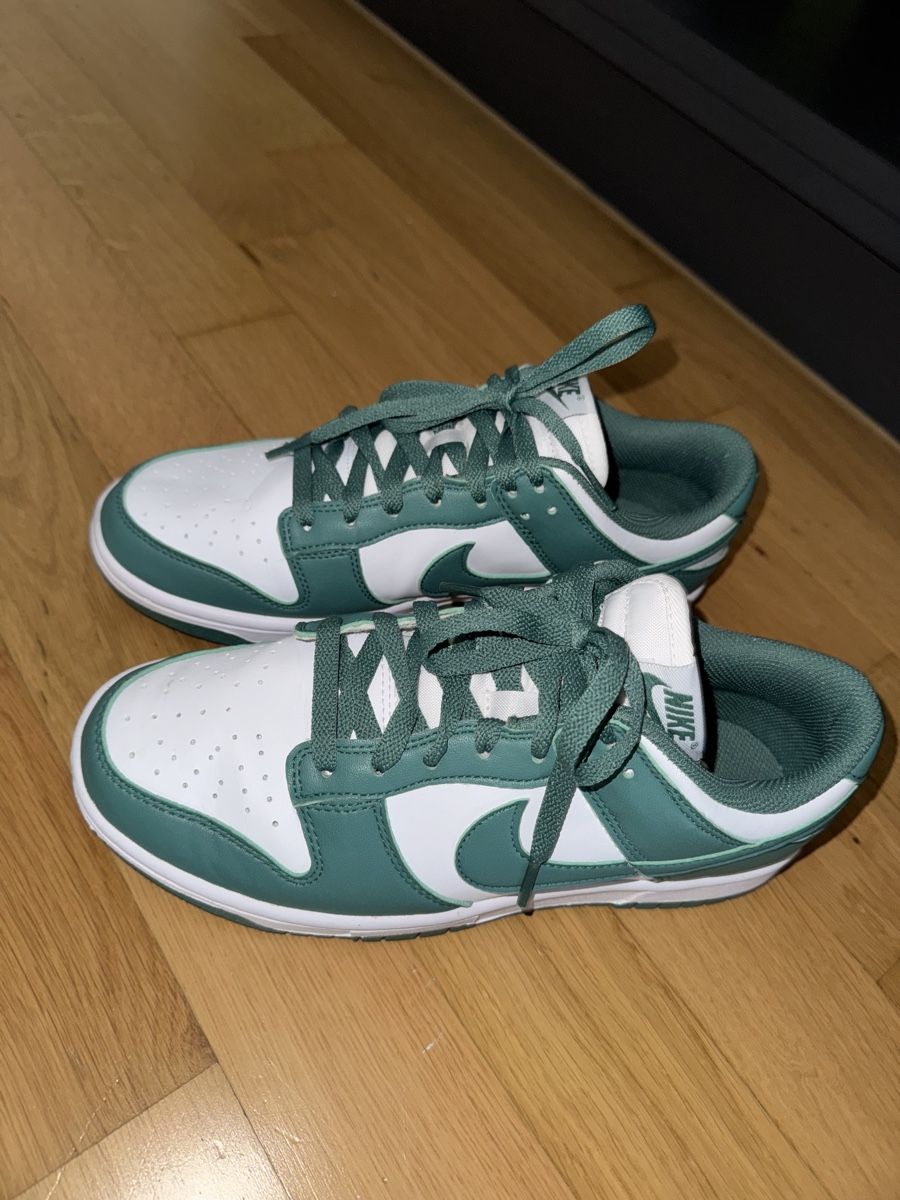 Nike Scarpe da donna: Nike Dunk Low Evergreen, Grösse 39 – Nuovo (secondo la descrizione) da Münchwilen AG venduto da mrs_sasi