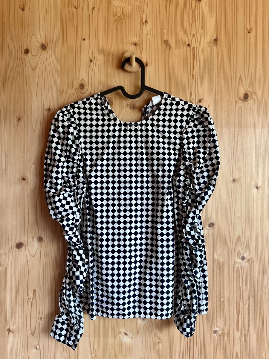 H&M Blusen: Bluse aus Karomuster mit Ballonärmeln – Neu (gemäss Beschreibung) aus Balgach von Ni.Steiger
