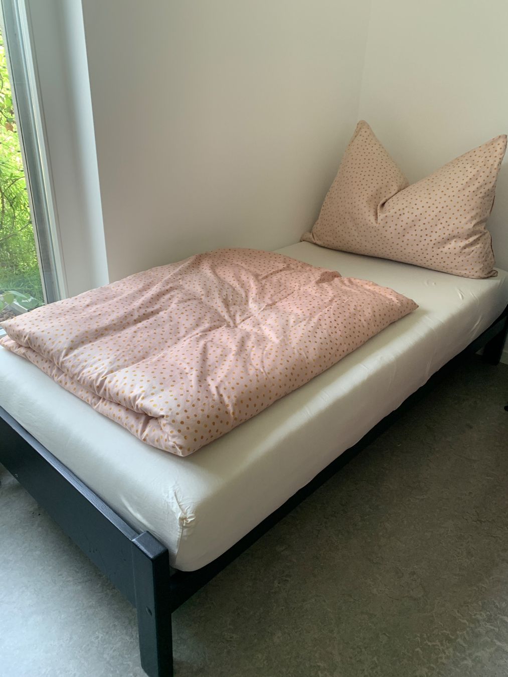 Betten: Holzbett, schwarz - 90x190x40 cm – Gebraucht aus Chur von mango97 1