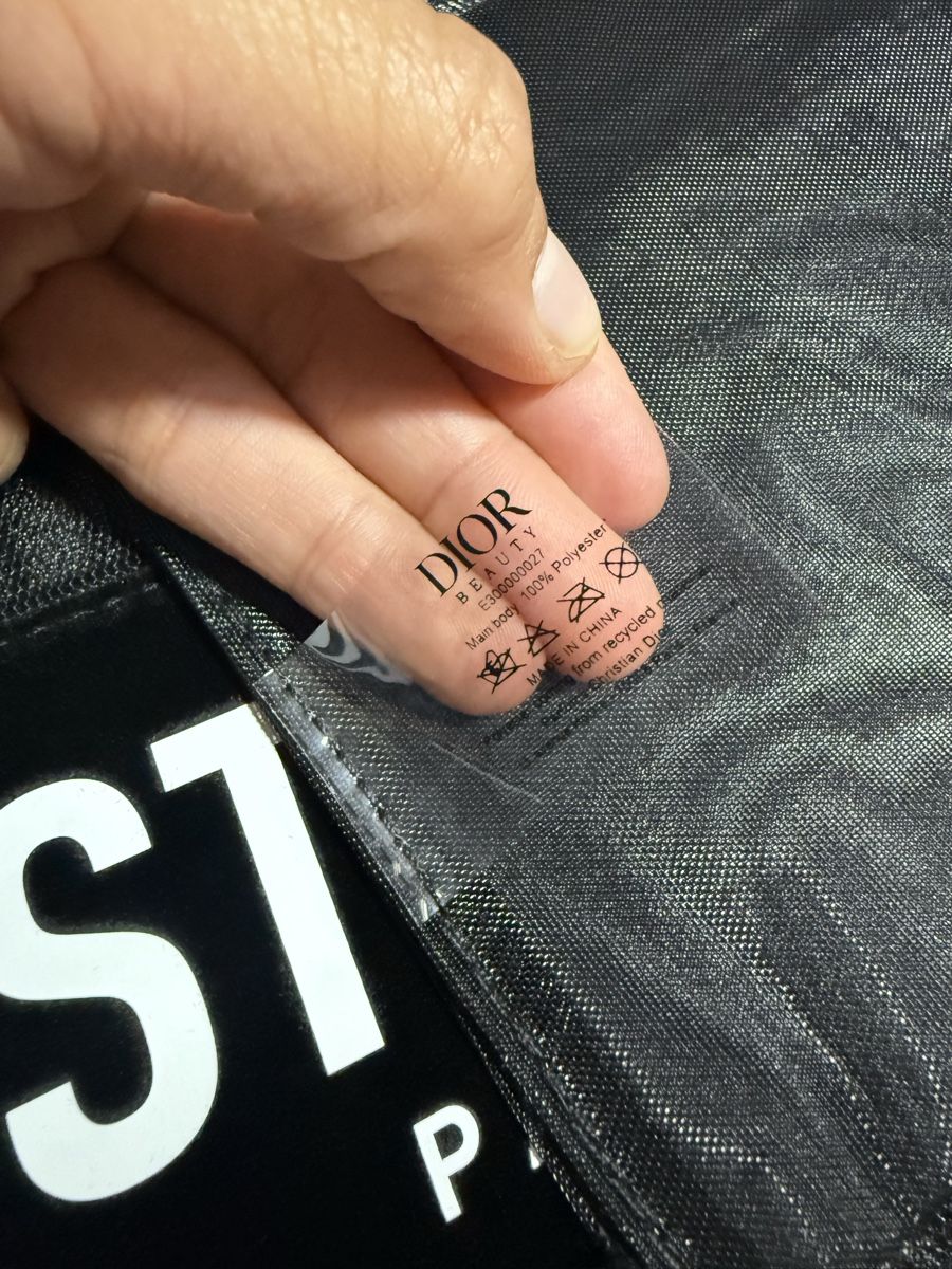 Dior Taschen: Dior Black Mesh Tote – Neu und originalverpackt aus Luzern von sas_r89l 2