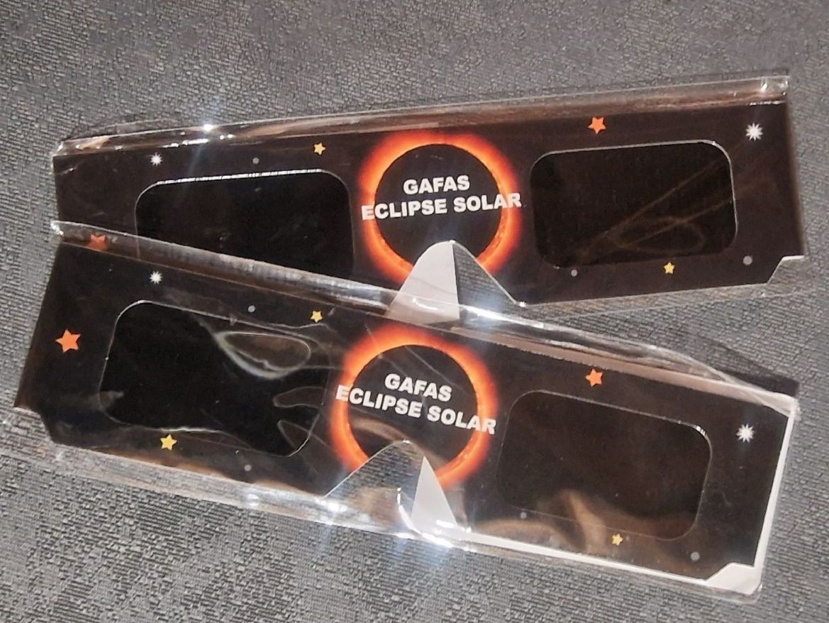 Lunettes & Verres: Lunettes éclipse solaire 2 pièces neuves – Neuf avec emballage d'origine à Troistorrents par rod_s7l8