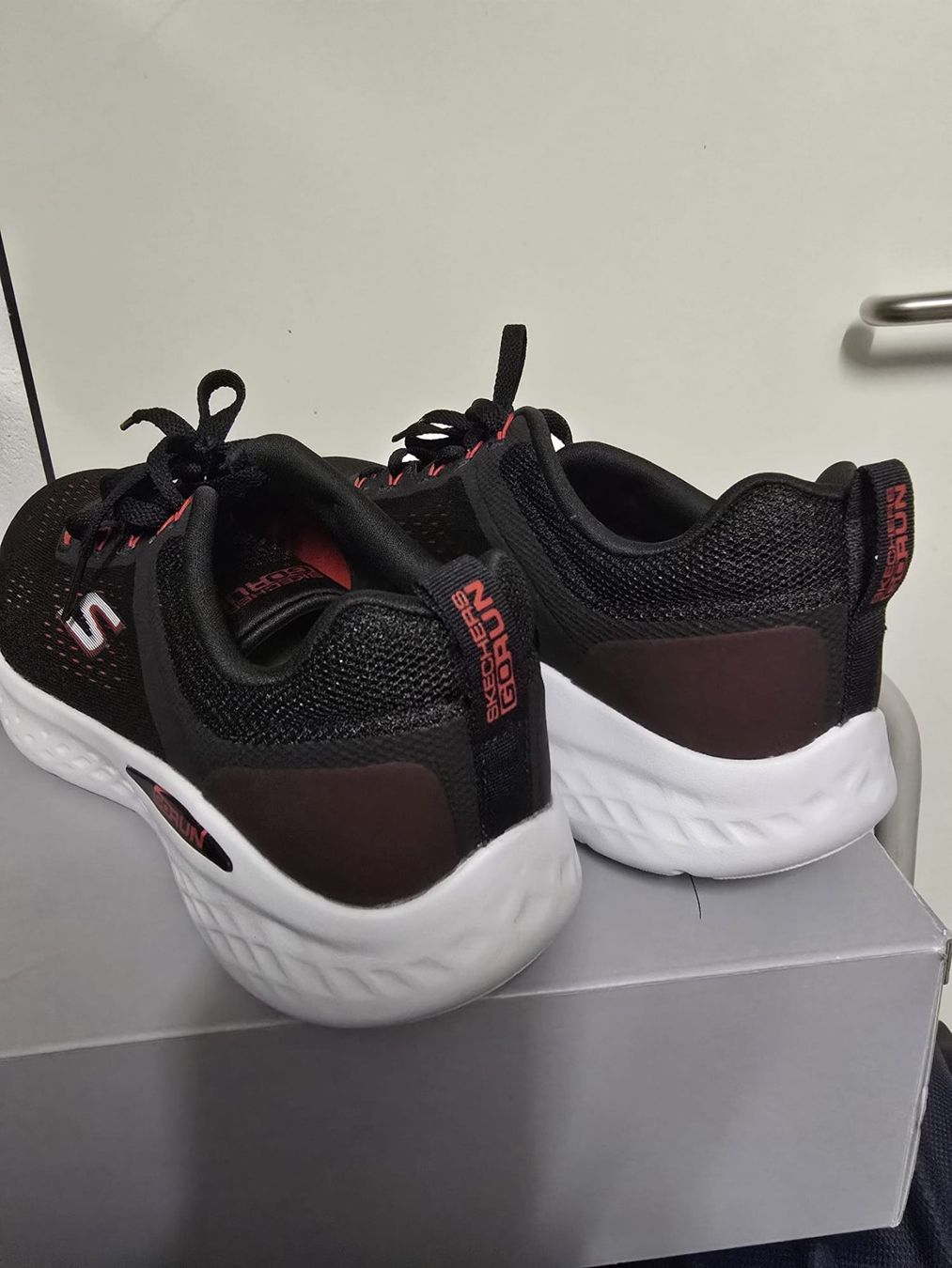 Skechers Scarpe da uomo: SKECHERS  Neu – Nuovo e nell'imballaggio originale da Wil SG venduto da SER2 1