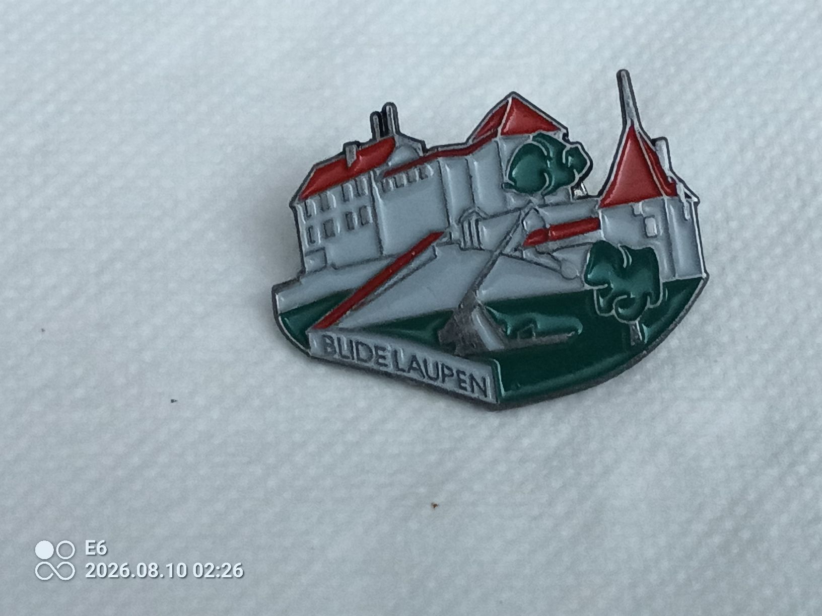 Placchette & Badge: Pin Bude Laupen – Nuovo e nell'imballaggio originale da Zürich venduto da Mitzi6