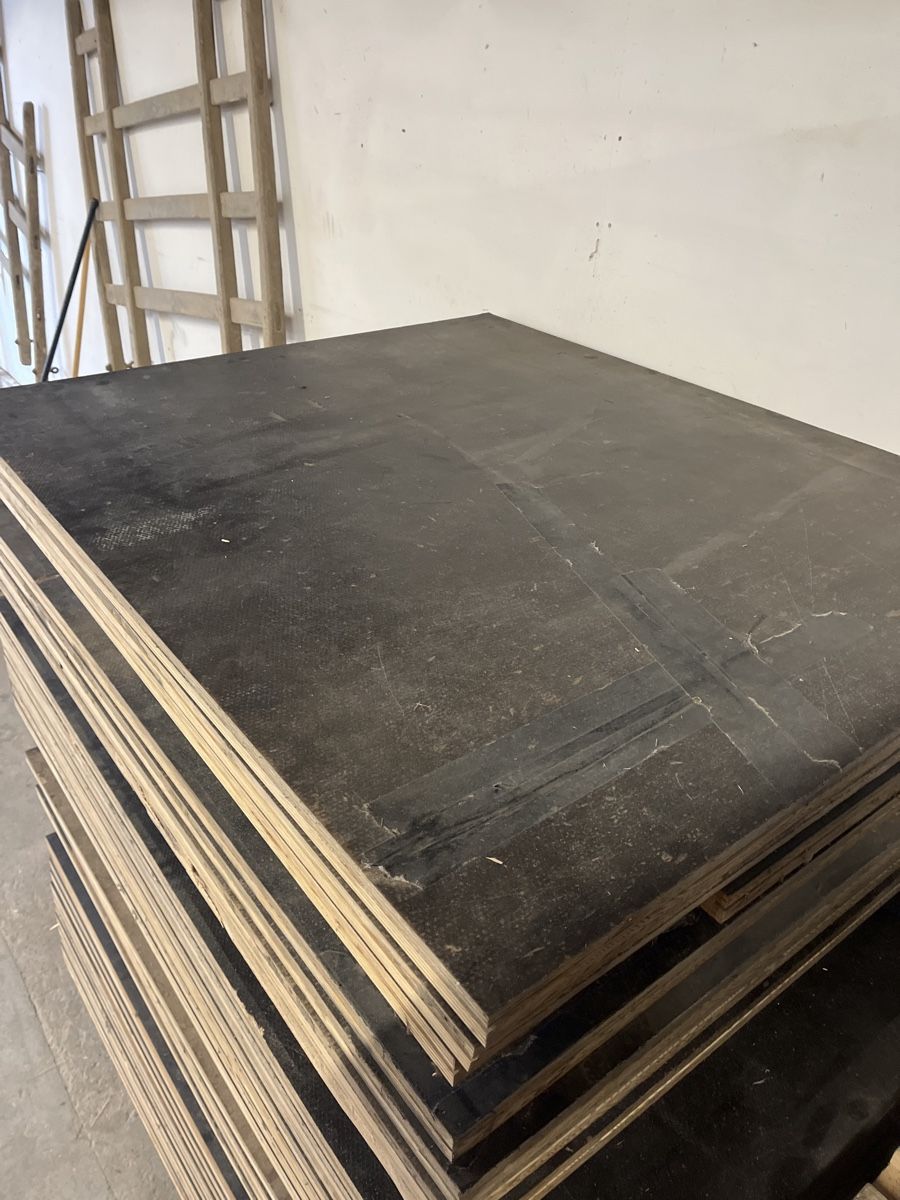 Articoli in legno: Siebdruckplatten – Usato da Rickenbach LU venduto da fla_9ft6 1