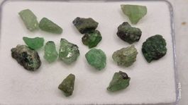 LOT Tsavorit Granat roh 18ct. Tansania