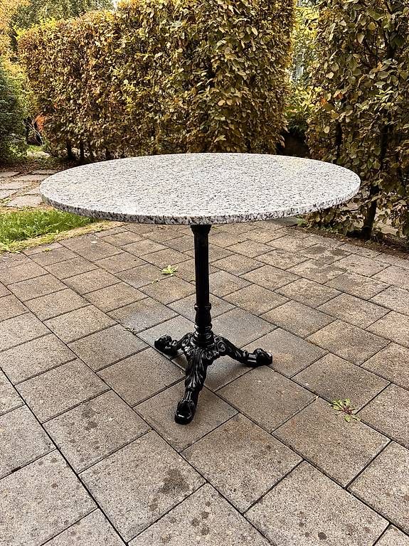 Tables: Granittisch zu verkaufen  – D'occasion à Belp par ren_s8yz