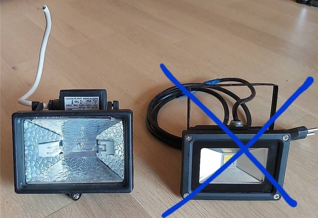 Lampade: Halogenstrahler Lichtstrahler pro Stk – Usato da Uetendorf venduto da Ladouce