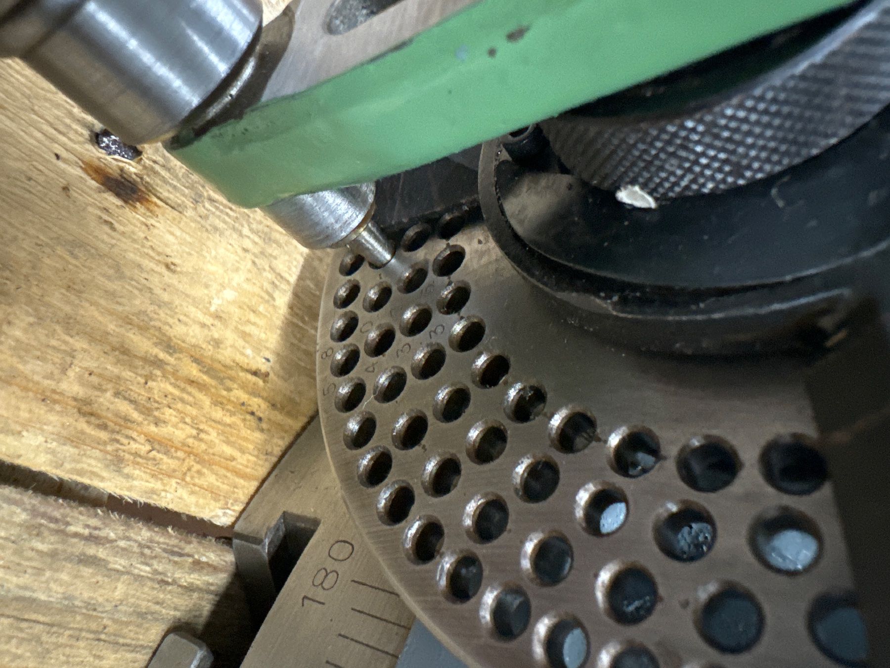 Tutti gli attrezzi: Table circulaire et diviseuse 360mm – Usato da Aarberg venduto da SNMachines 8