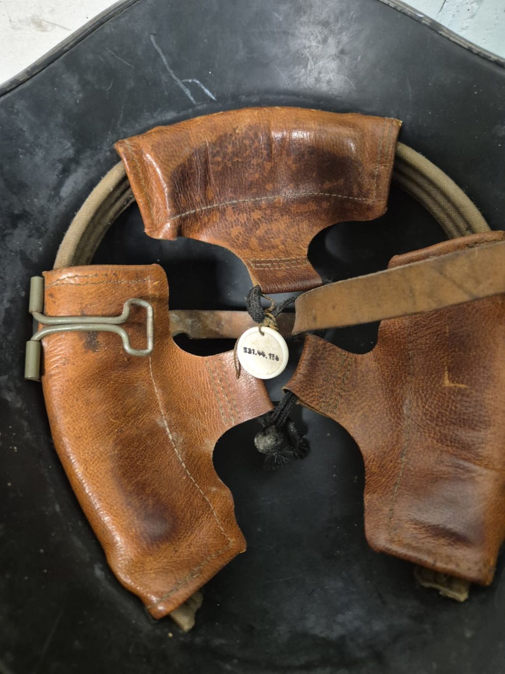 Uniformi & Effetti personali: Schweizer Militärhelm – Usato da Lenzburg venduto da zud_8wbr 3