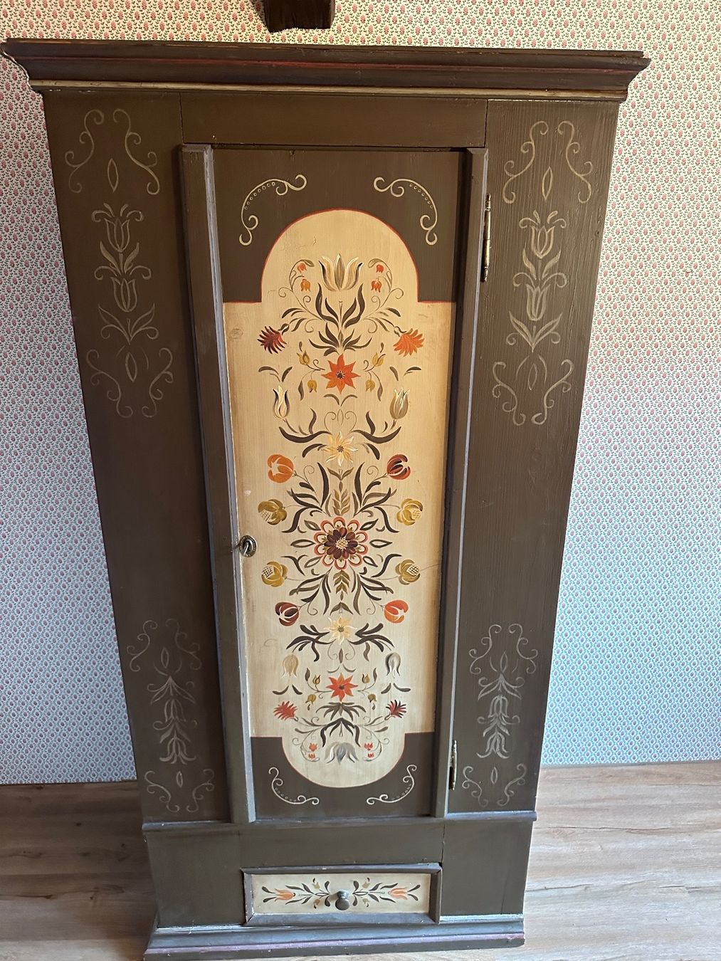 Armadi: Schrank Holz – Usato da Herisau venduto da Valentin6 2