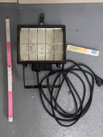 Strahler mit Kabel und Halogenlampe 500 W guter Zustand