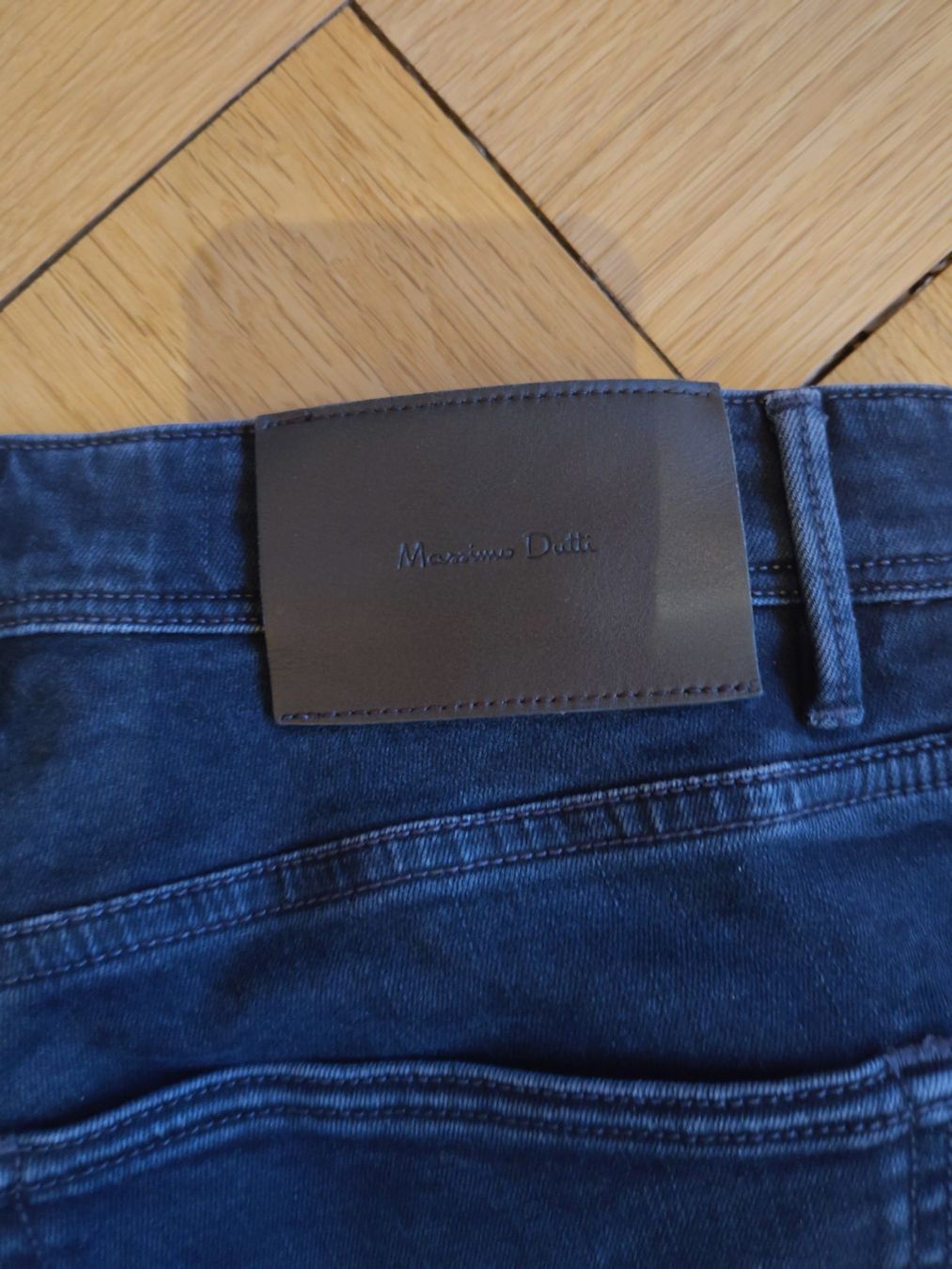 Massimo Dutti Jeans: Jeans – Usato da Bern venduto da Linii 3