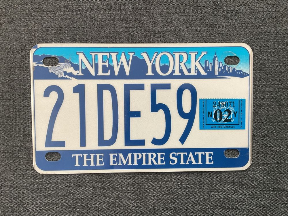 Never Forget Twin Towers 911 Gedenk-Kennzeichen - Metall, 30,5x15,2 Cm, Geprägt, New York State Replik