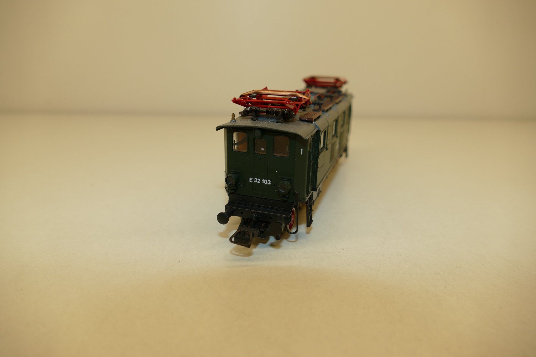 Roco Modellini di ferrovie: Roco H0: DB Elektrolok Baureihe 132 – Nuovo (secondo la descrizione) da Niederhasli venduto da rail-duerst 4