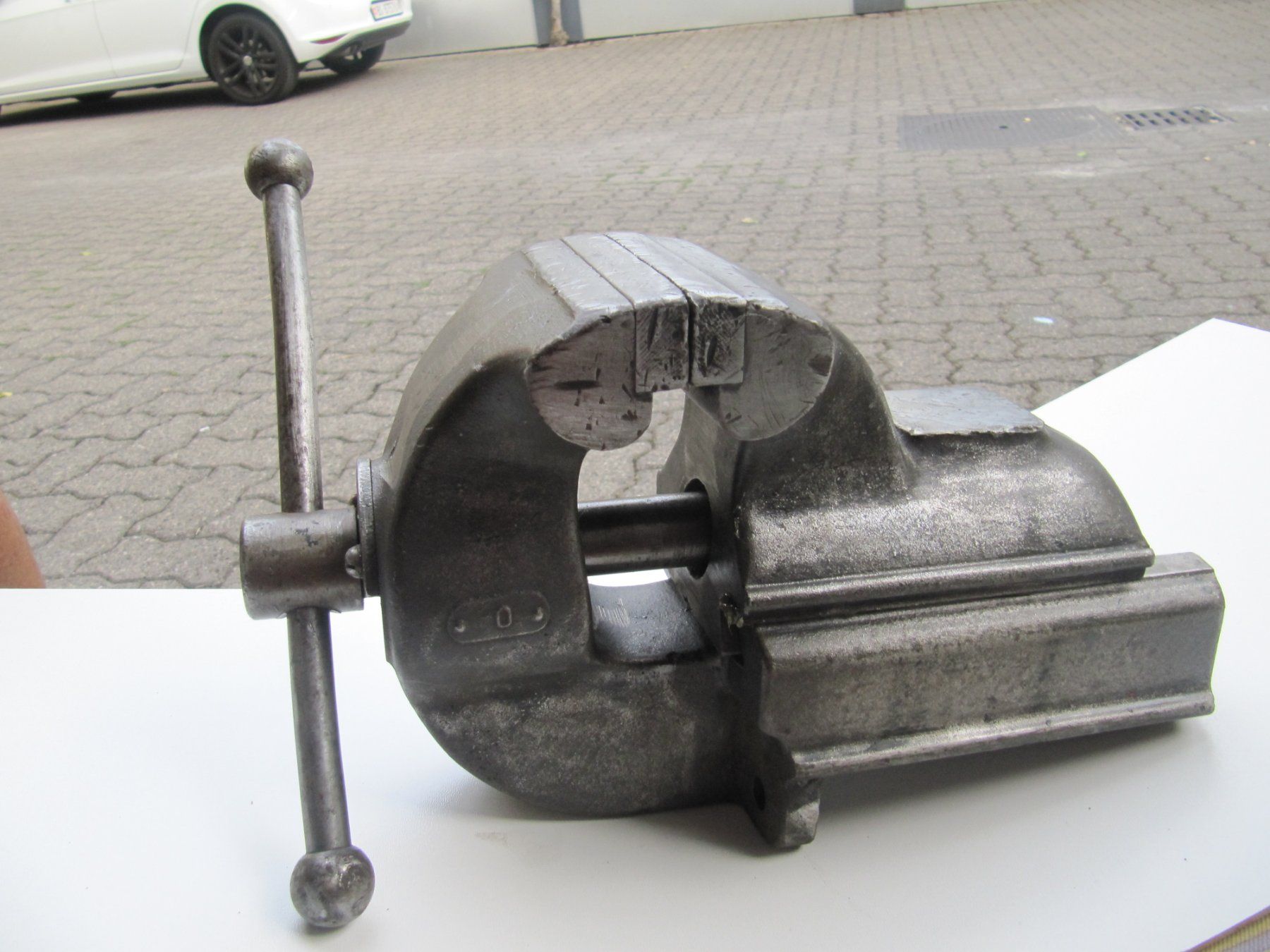 Gressel Tutti gli attrezzi: Schraubstock GRESSEL 100 12 Kg. – Usato da Basel venduto da stefan4057 2