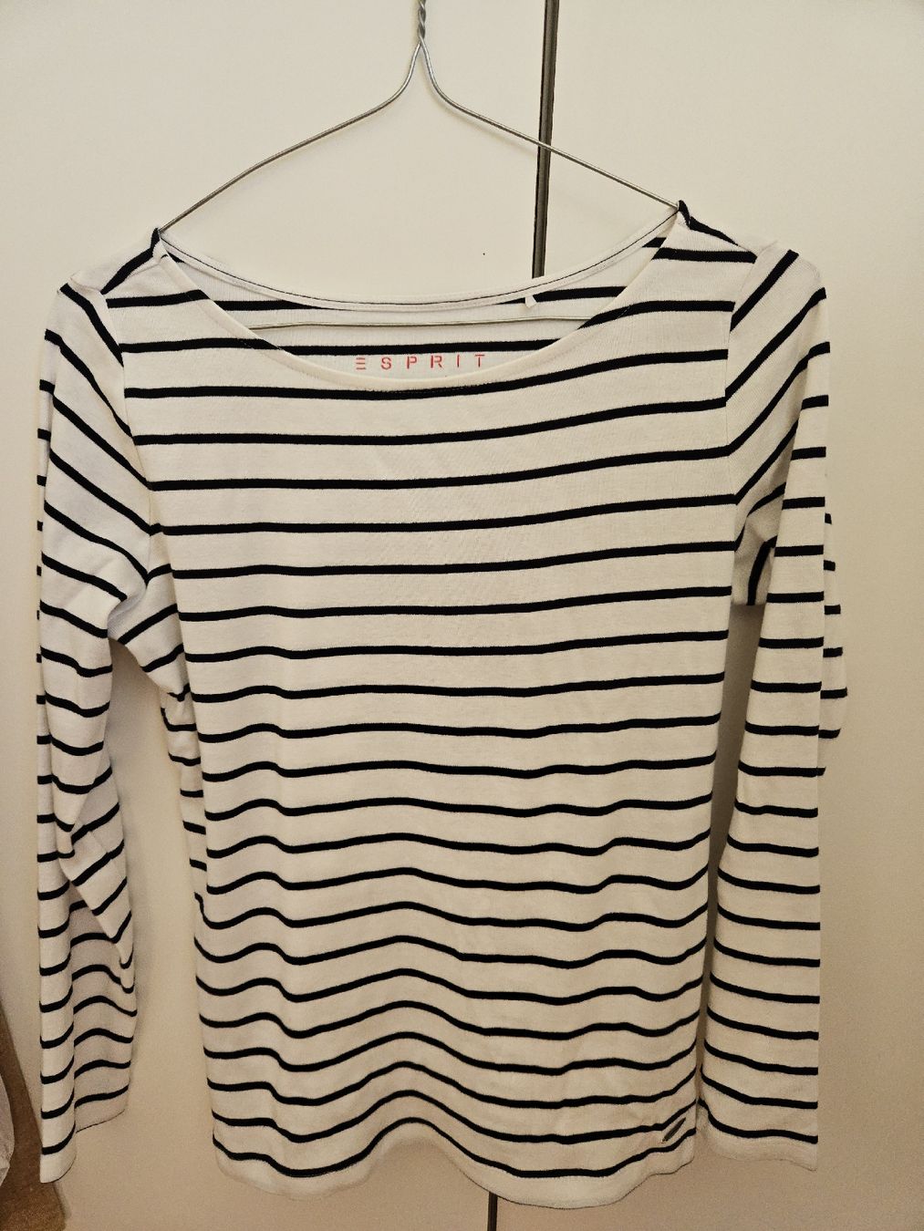 Esprit Pullover & Sweatshirts: Langarmshirt gestreift Esprit Grösse M  – Gebraucht aus Urdorf von Colina 1