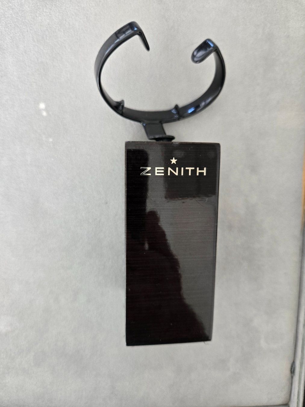 Altri accessori per orologi: Zenith Uhrenständer – Usato da Chabrey venduto da Horology