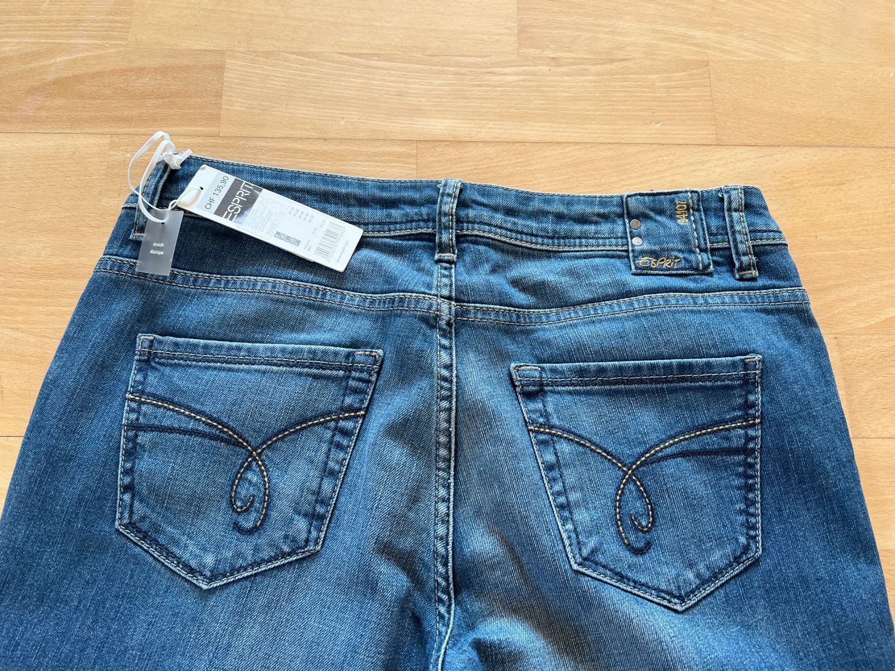 Esprit Jeans: ESPRIT Jeans, Gr. 31/32, NEU – Neuf avec emballage d'origine à Worb par farben20zauber 2