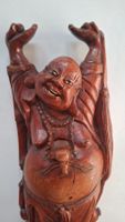 Lachende Buddha Figur, Holz geschnitzt, Glücksbringer
