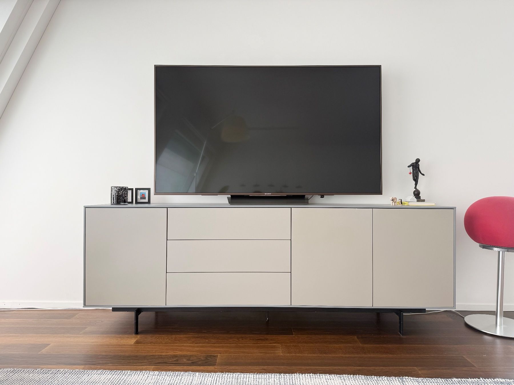 Pfister TV Möbel: Modernes Sideboard, grau/beige – Gebraucht aus Winterthur von bk93