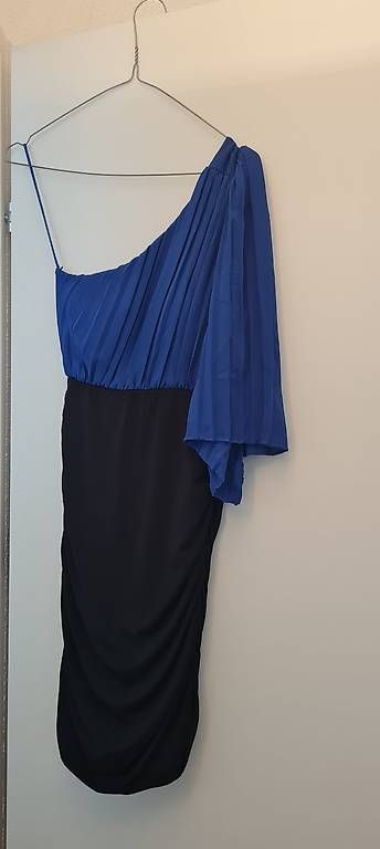 Kleider: Cocktail dress – Gebraucht aus Zürich von cas_brt5