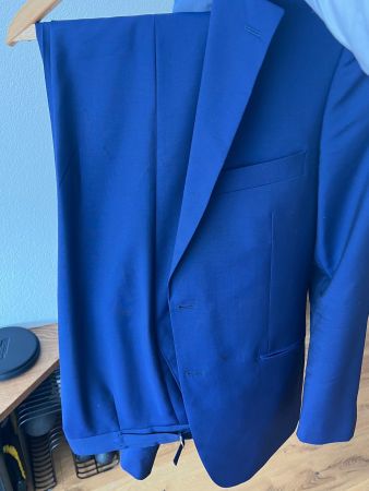 Anzug blau (neu) feinster Stoff 130 -  Neupreis CHF 1900