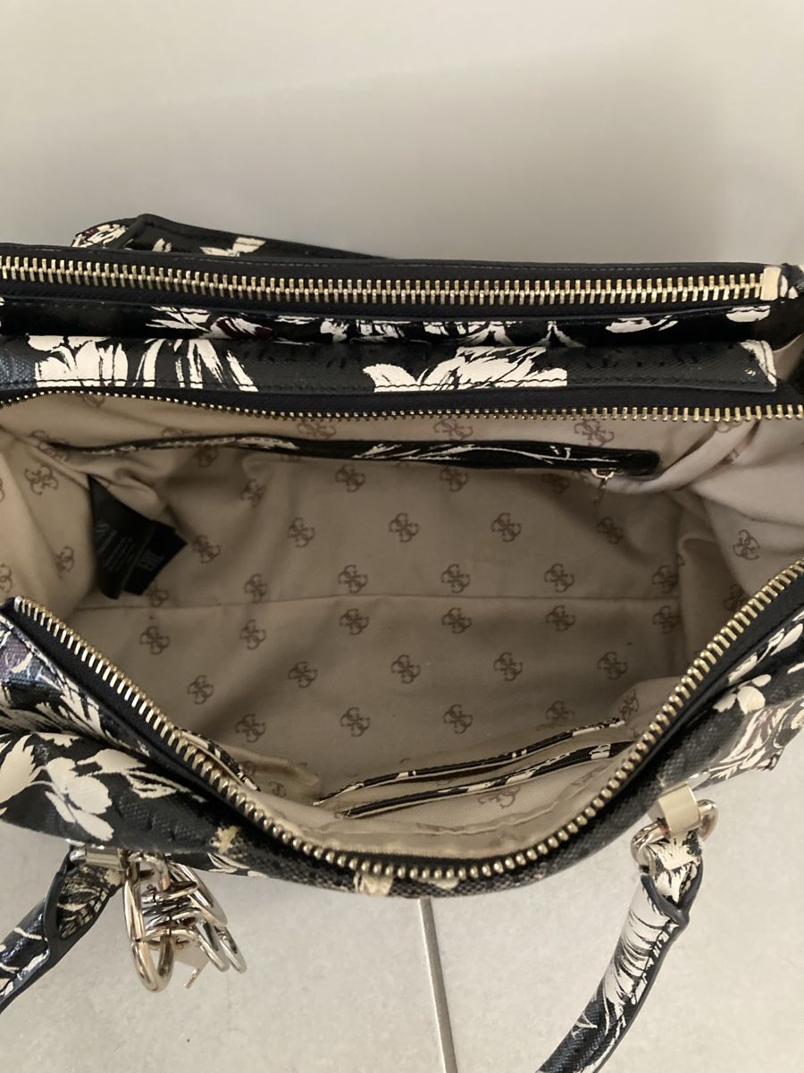 Guess Borse da donna: Guess Handtasche – Usato da Uetikon am See venduto da Serenzana 2