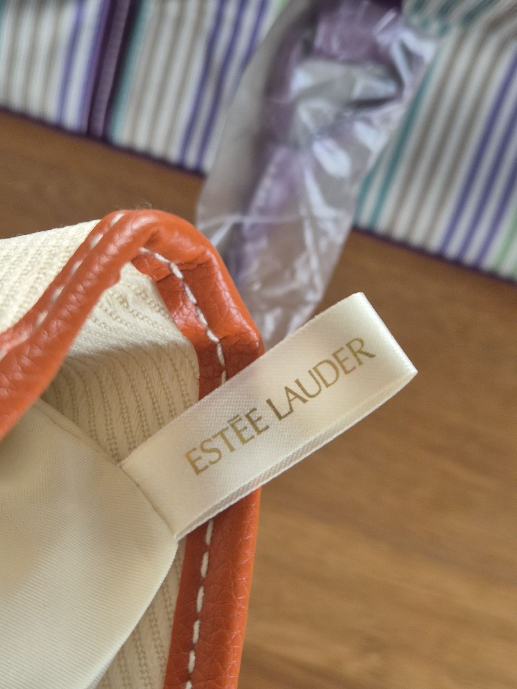 Estée Lauder Borse da donna: 5 Taschen Estēe Lauder – Nuovo (secondo la descrizione) da Einsiedeln venduto da Bounty018 5