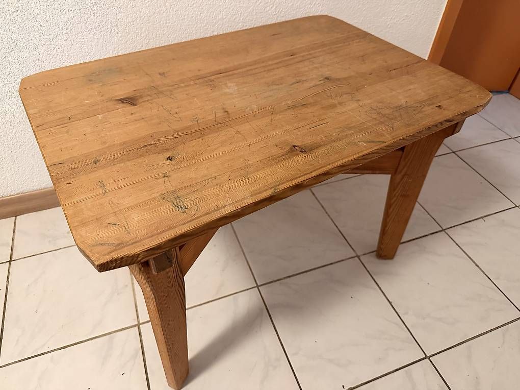 Tische: Kindertisch – Gebraucht aus Muttenz von chr_sn22 1