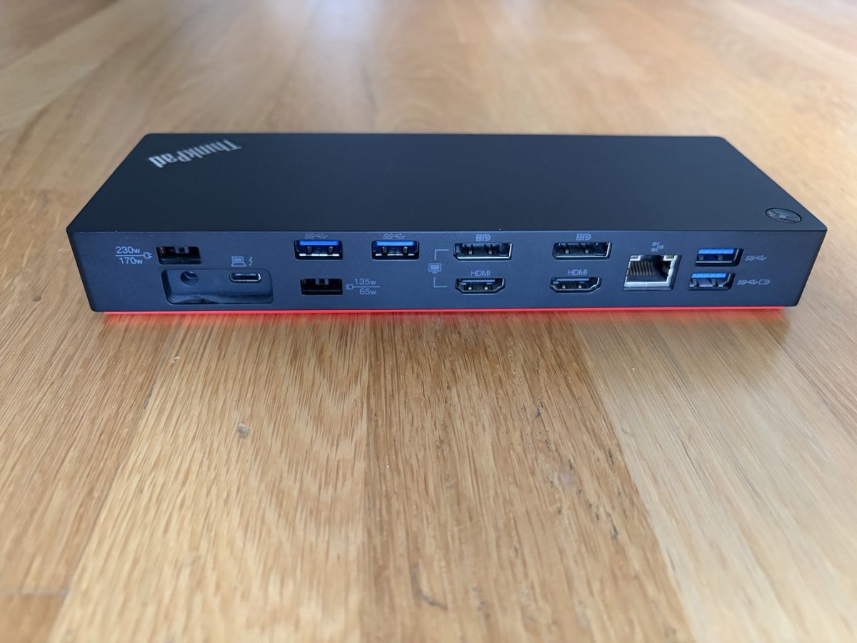 Lenovo Docking station: Lenovo Thunderbolt 3 Workstation Dock Gen 2 | 135 W – Usato da Regensdorf venduto da WetTowel42 1