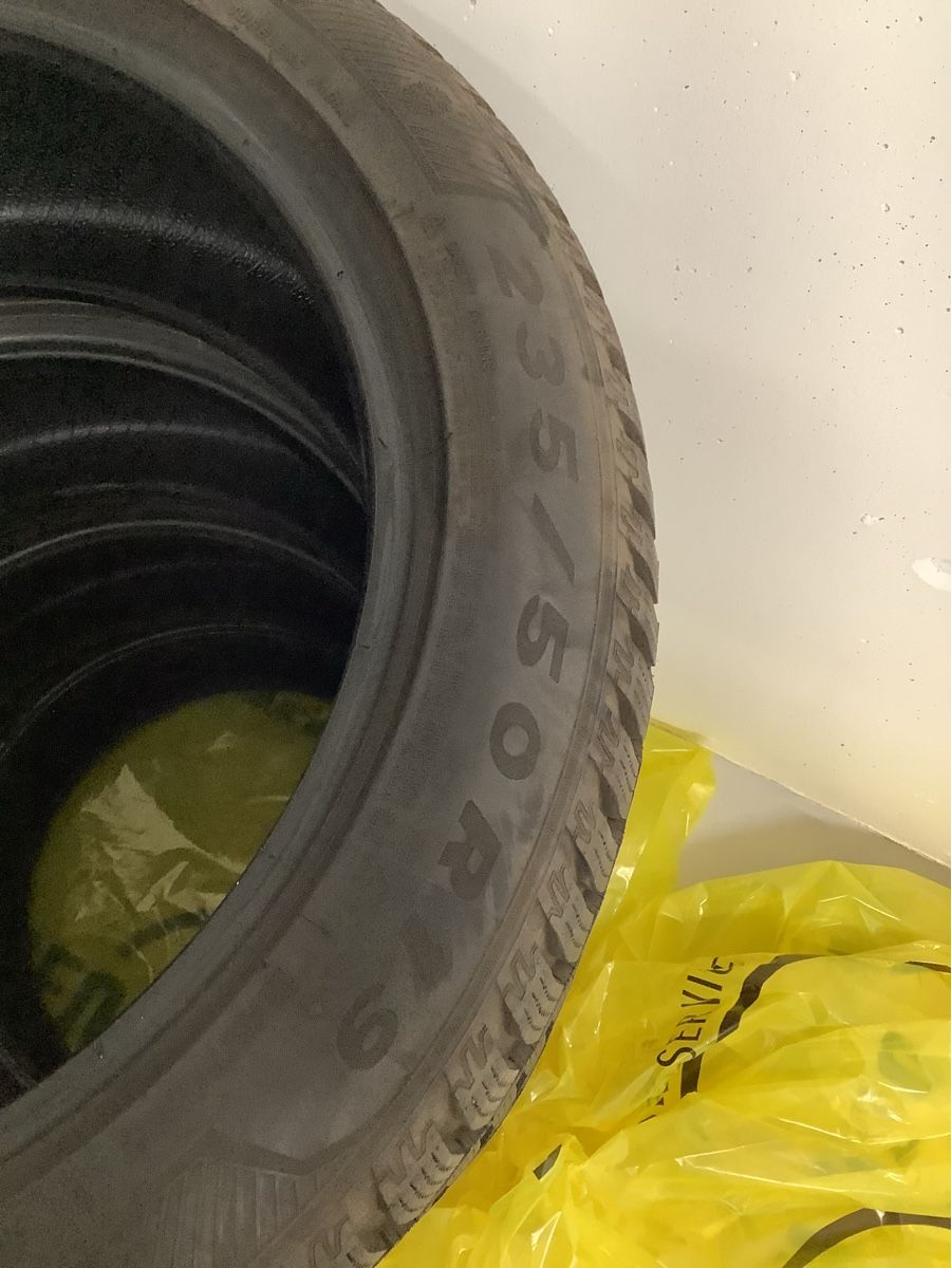 Automobili: Winter-Reifen  // wie neu // 235 / 50 R19 – Usato da Riken AG venduto da Markenfan